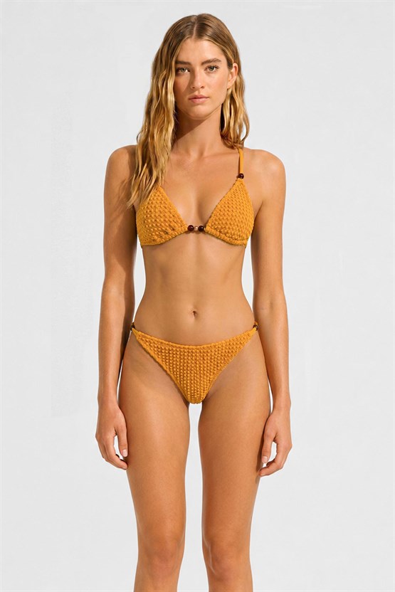 Mısırlı Aksesuarlı Üçgen Bikini Takım Hardal