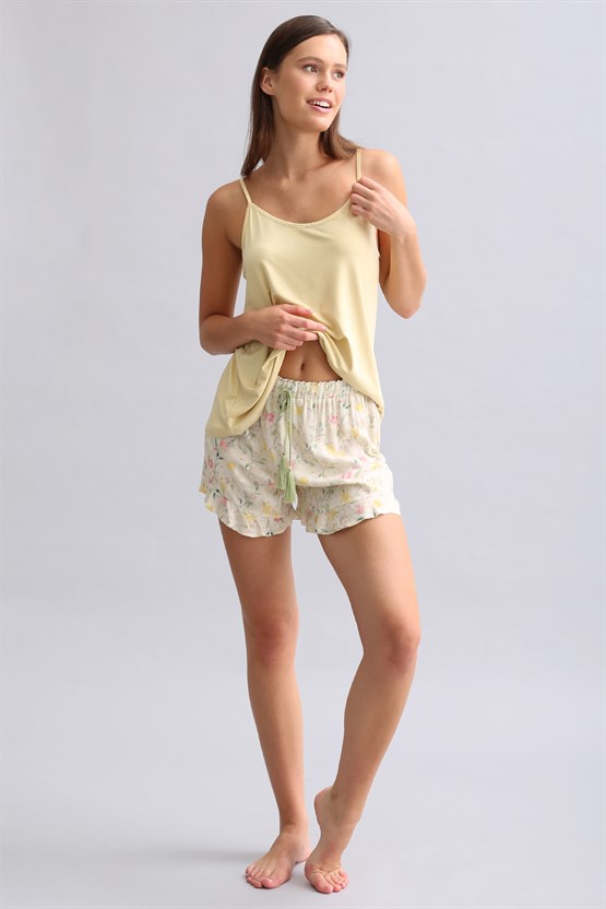 Mısırlı Kadın Dokuma Çiçekli Mini Şort Yeşil