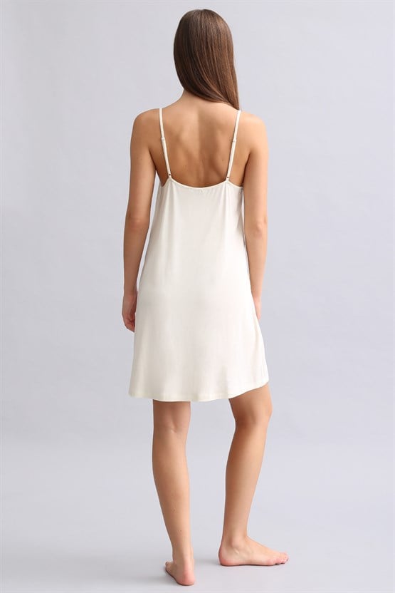 Mısırlı Kadın Örme İp Askılı Gecelik Ekru