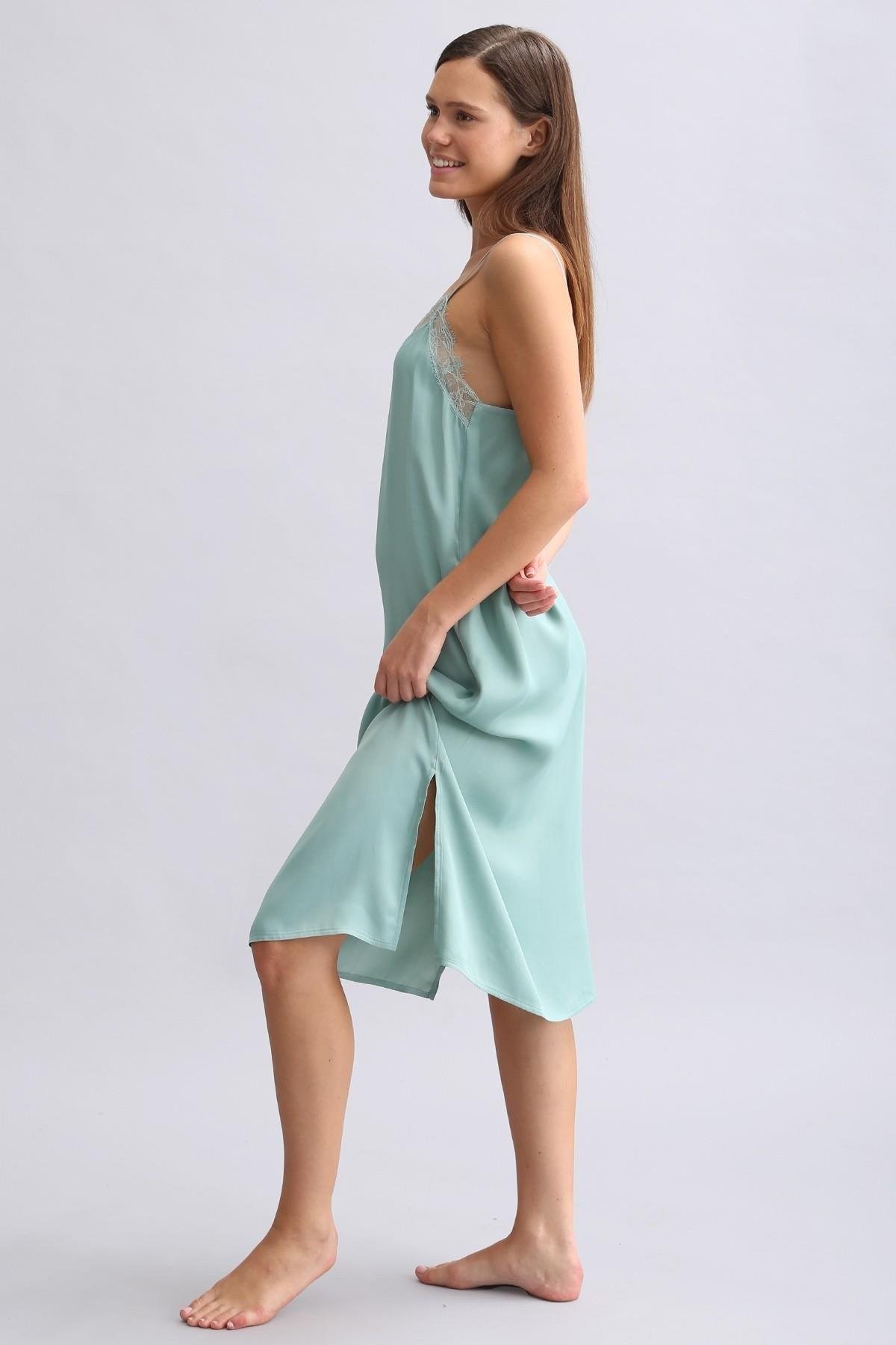 Kadın Dantel Detaylı Saten Gecelik Çağla Yeşili