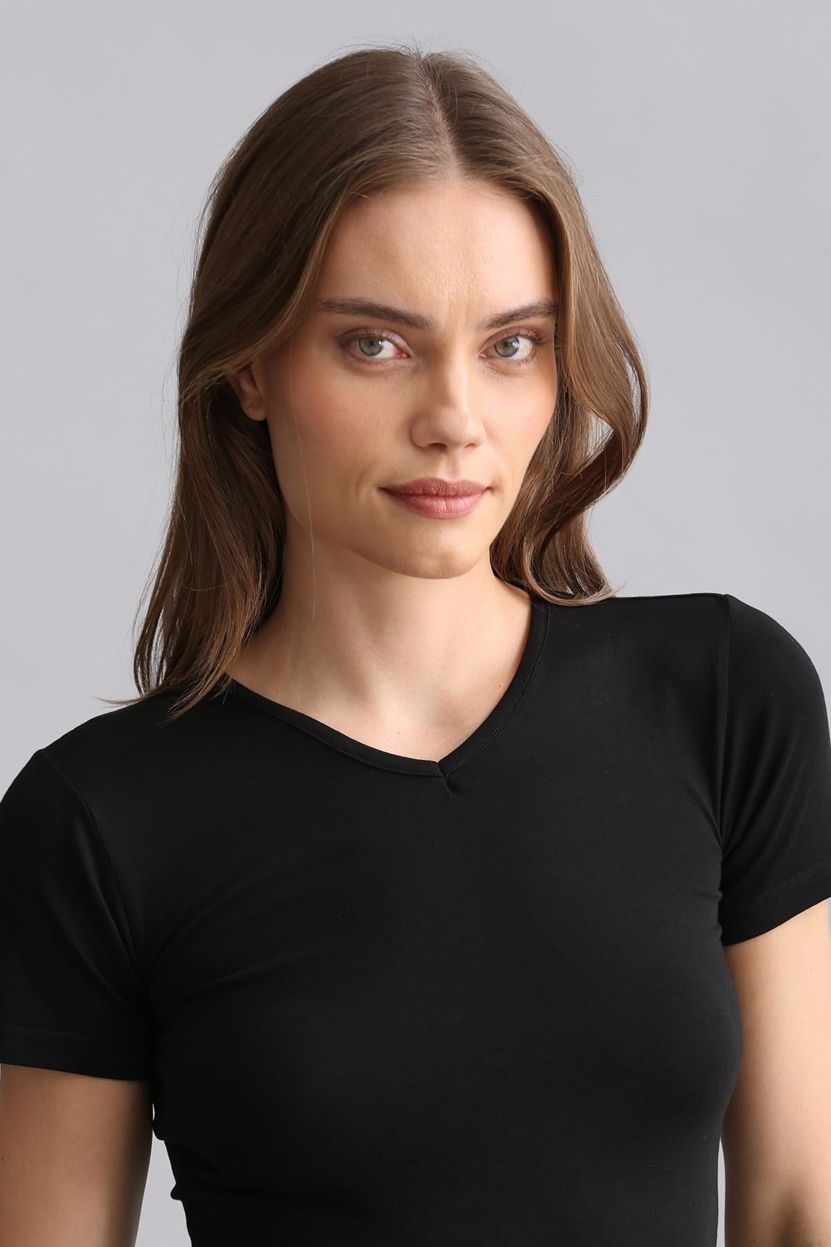 Mısırlı Modal by TENCEL VICTORIA V Yaka Fanila / T-Shirt Siyah