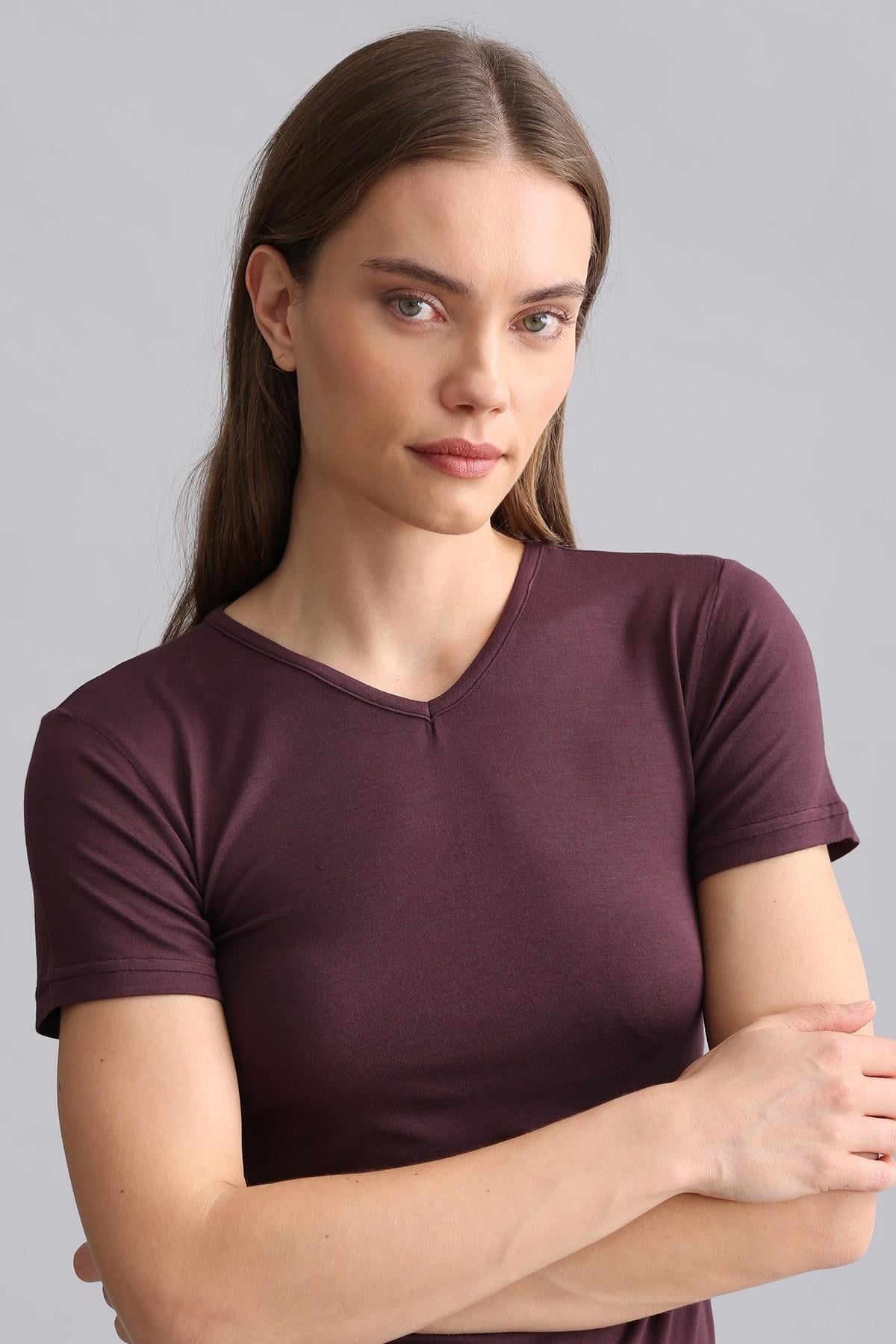 Mısırlı Modal by TENCEL VICTORIA V Yaka Fanila / T-Shirt Mor