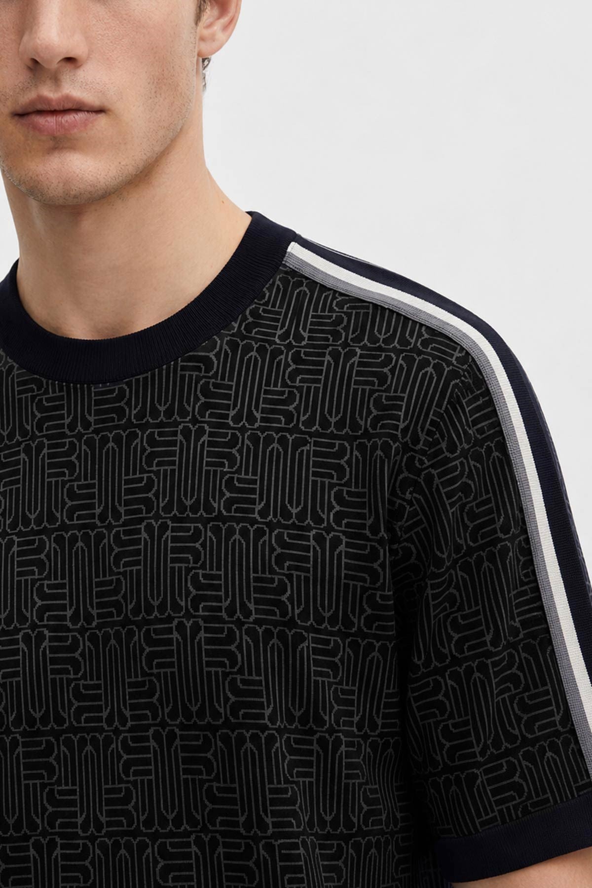 Mısırlı Erkek Monogram Desenli Slim Fit Tshirt Sort Takım Siyah