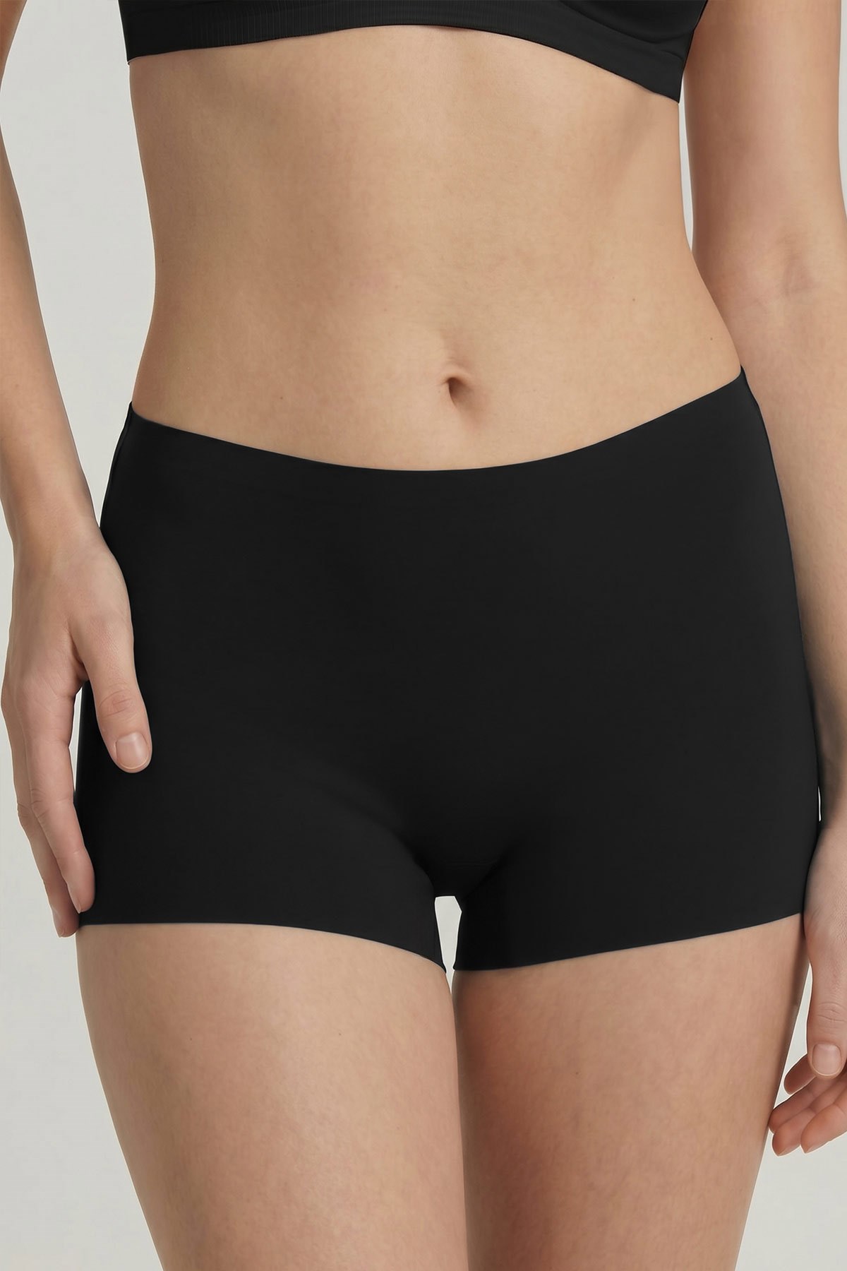 Mısırlı Lazer Kesim Shorty Siyah