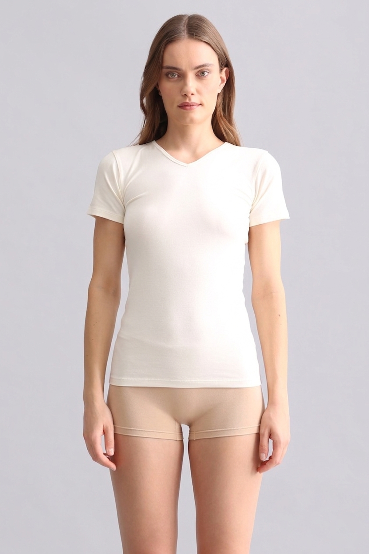 Mısırlı Modal by TENCEL VICTORIA V Yaka Fanila / T-Shirt Ekru
