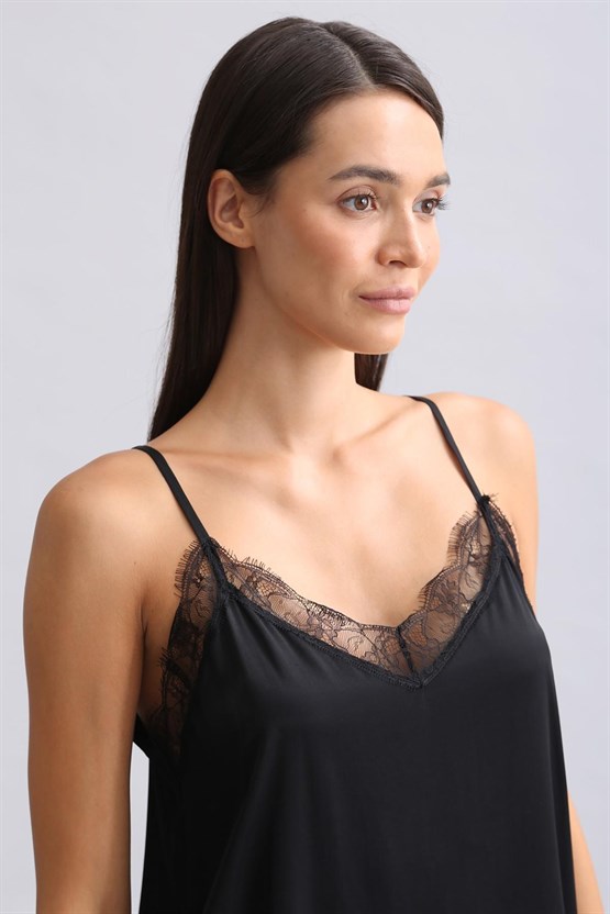 Kadın Dantel Yaka Saten Kısa Gecelik Siyah