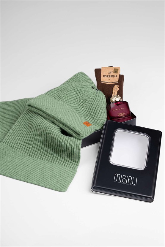 Kadın Kutlu Yeşil Bere AtkıTakım Hediye Paketi