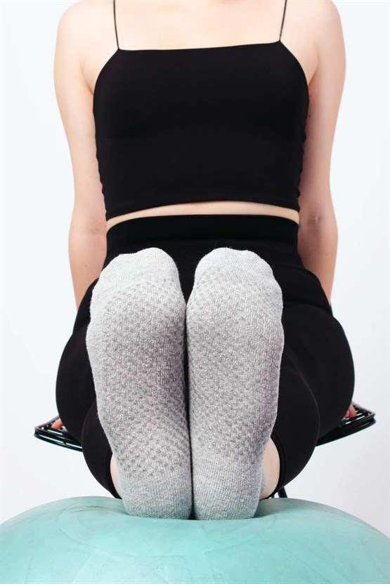 Mısırlı Kadın Kaydırmaz 2 Çift Pilates ve Yoga Çorabı Gri