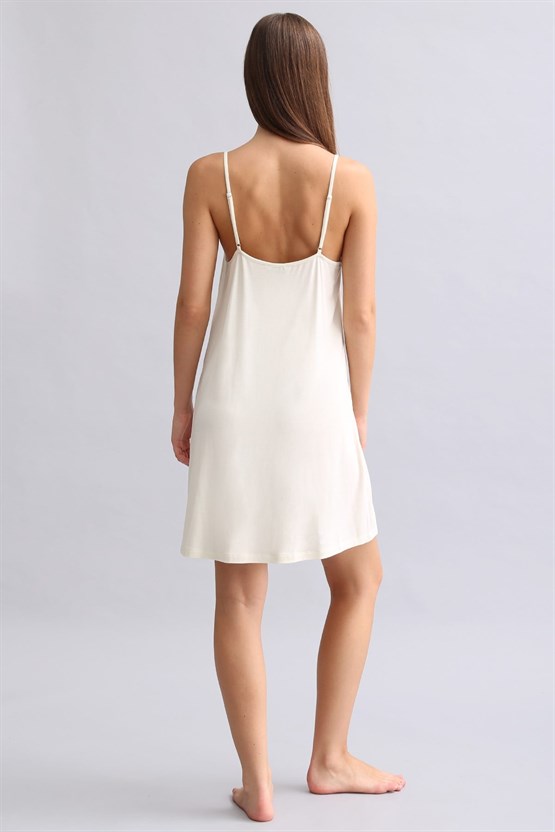 Mısırlı Kadın Örme İp Askılı Gecelik Ekru