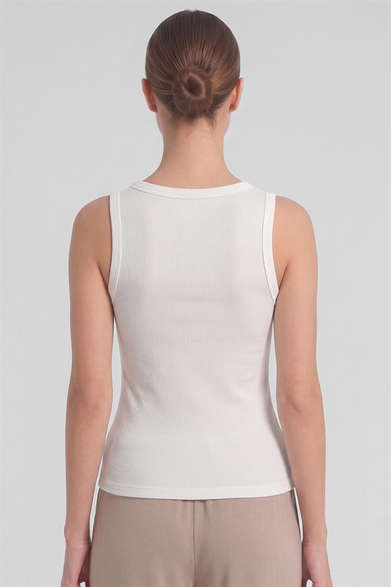 Mısırlı Kadın Kaşkorse V Yaka T-shirt Beyaz