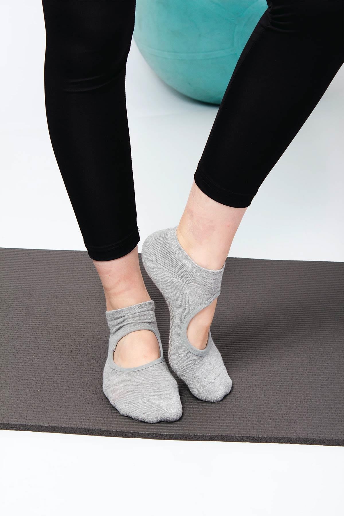 Mısırlı Kadın Kaydırmaz 2 Çift Pilates ve Yoga Çorabı Gri