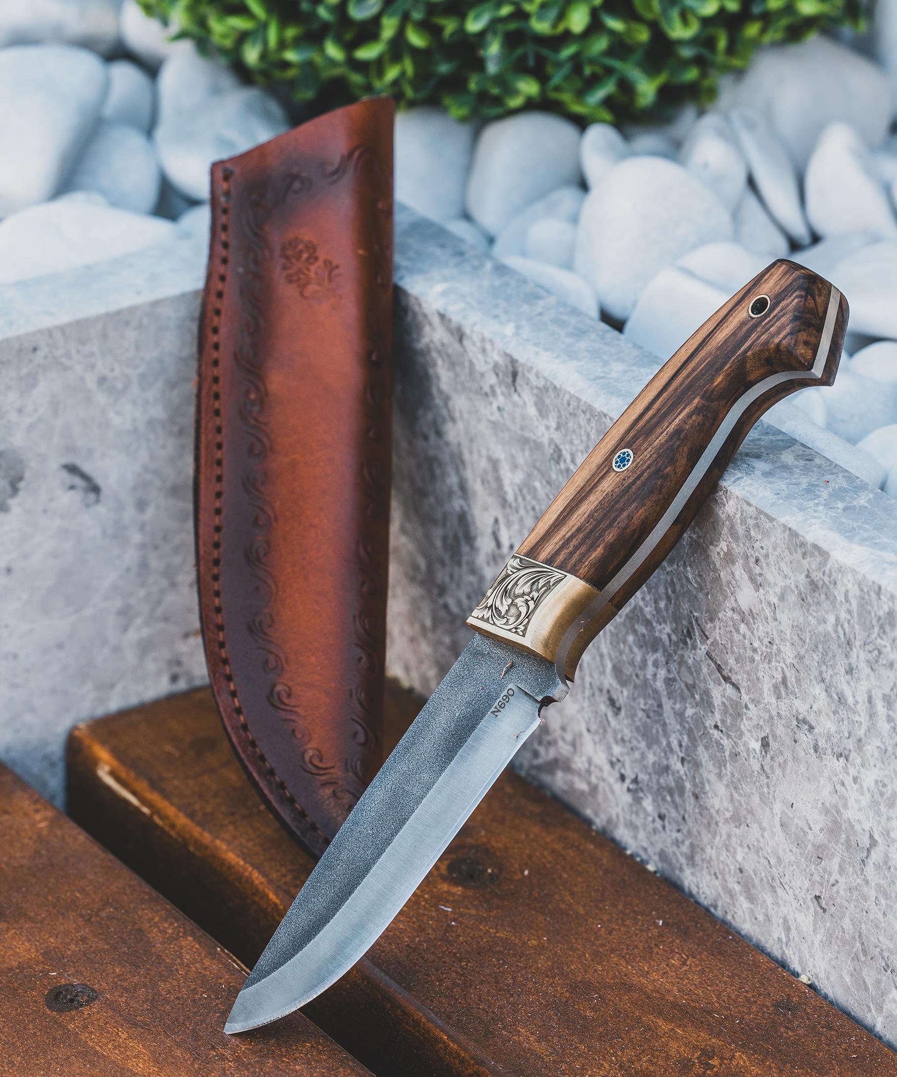hugluoutdoorBrush Craft Bitki İşlemeli Ceviz Kabzalı Bıçak