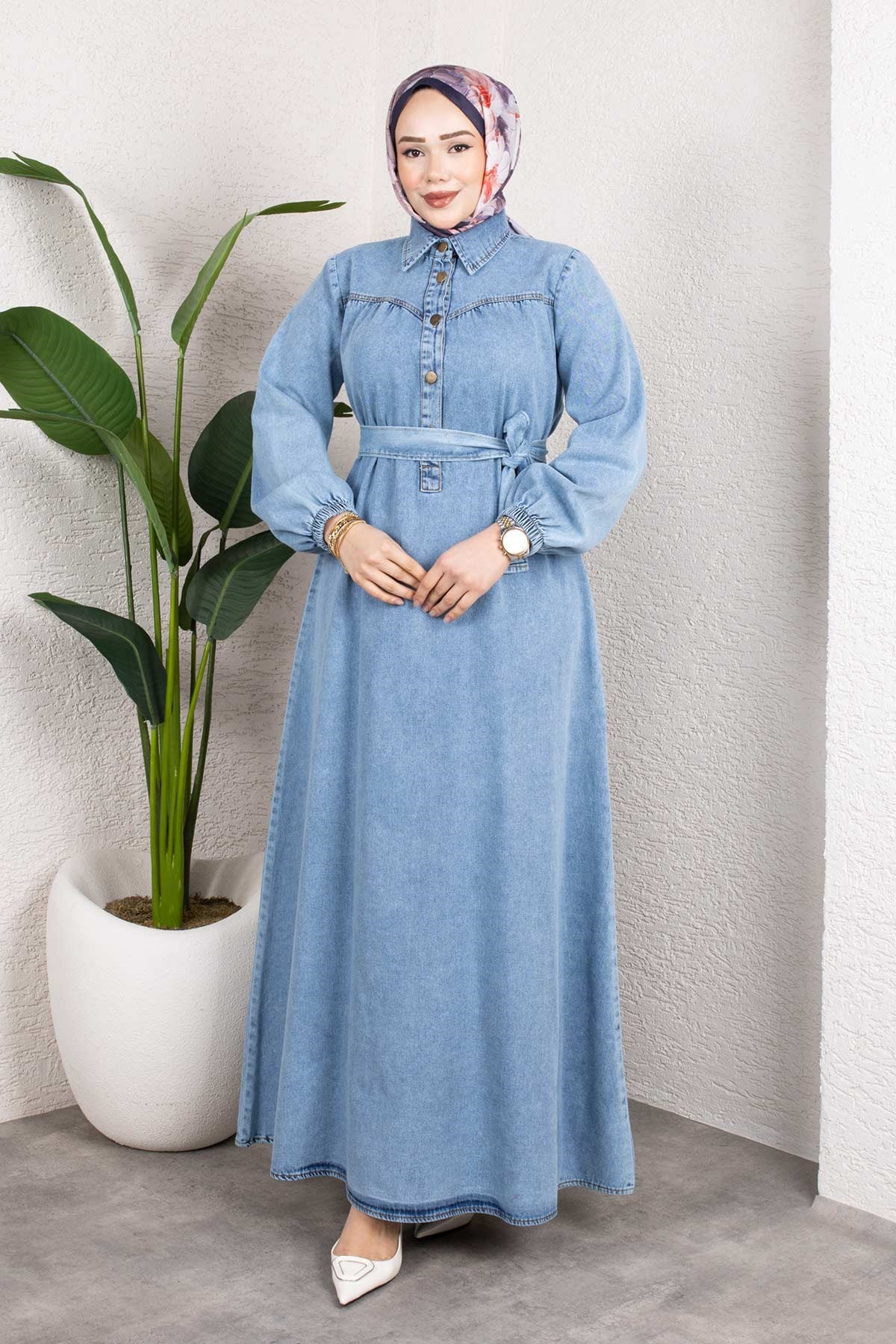 Kemerli Düğmeli Kot Elbise – Tesettür Denim Uzun Elbise Açık Mavi