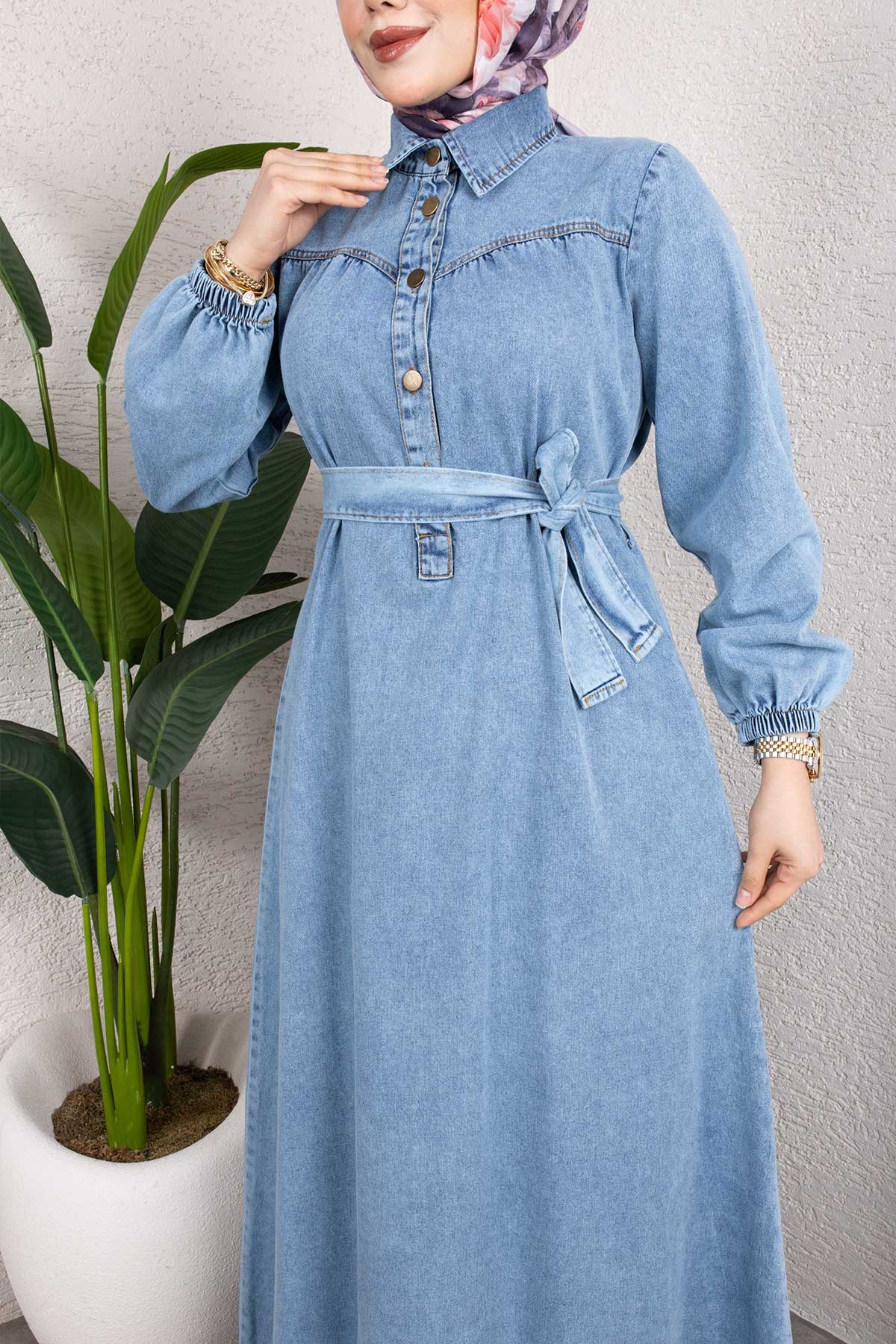 Kemerli Düğmeli Kot Elbise – Tesettür Denim Uzun Elbise Açık Mavi