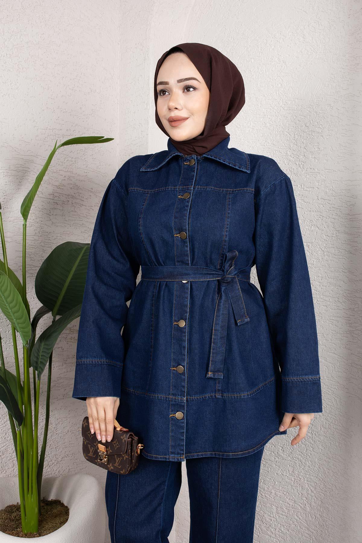 Kuşaklı Düğmeli Denim Takım – Rahat Kesim İkili Kombin Koyu Mavi