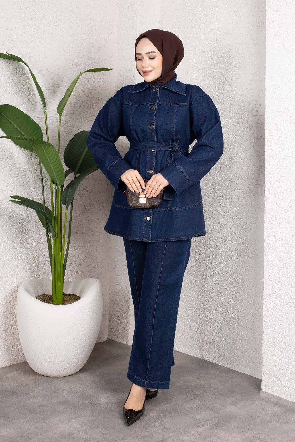 Kuşaklı Düğmeli Denim Takım – Rahat Kesim İkili Kombin Koyu Mavi
