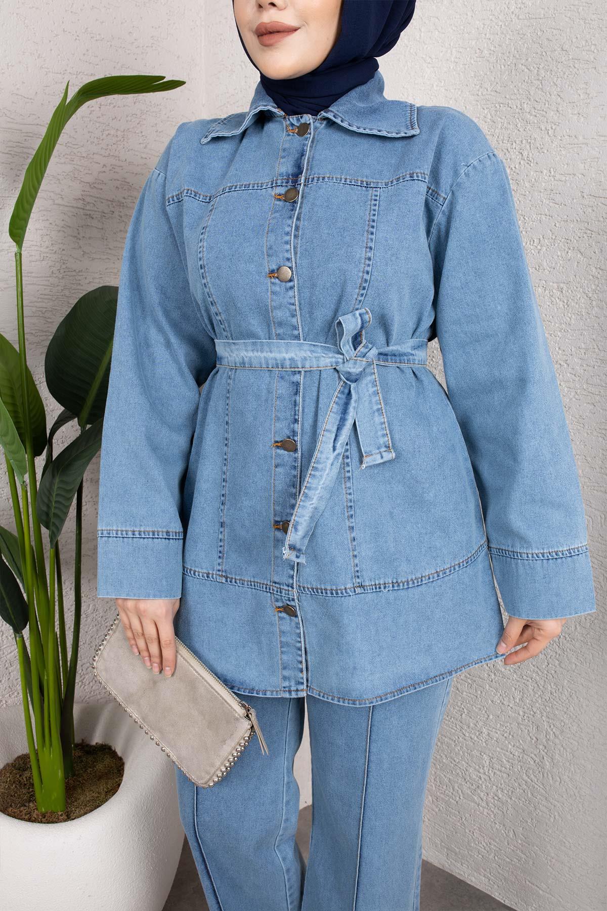 Kuşaklı Düğmeli Denim Takım – Rahat Kesim İkili Kombin Buz Mavisi
