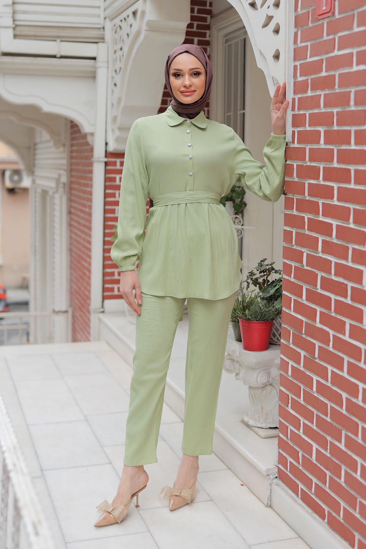 Taş Düğme Detaylı Takım Mint Yeşili