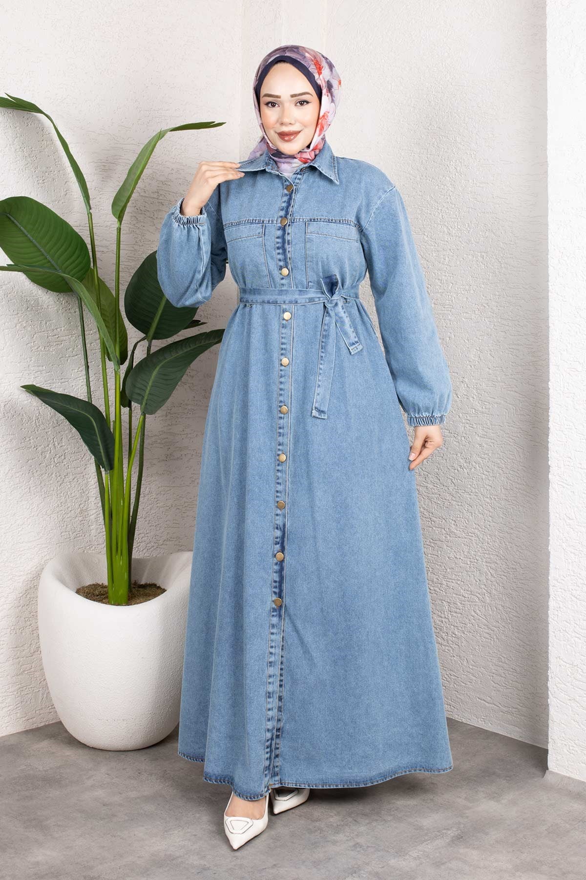 Gömlek Yaka Kemerli Denim Elbise – Uzun Tesettür Jean Model Açık Mavi