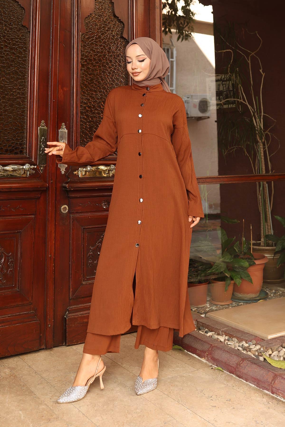 Yaka Detaylı Uzun Takım Kahverengi