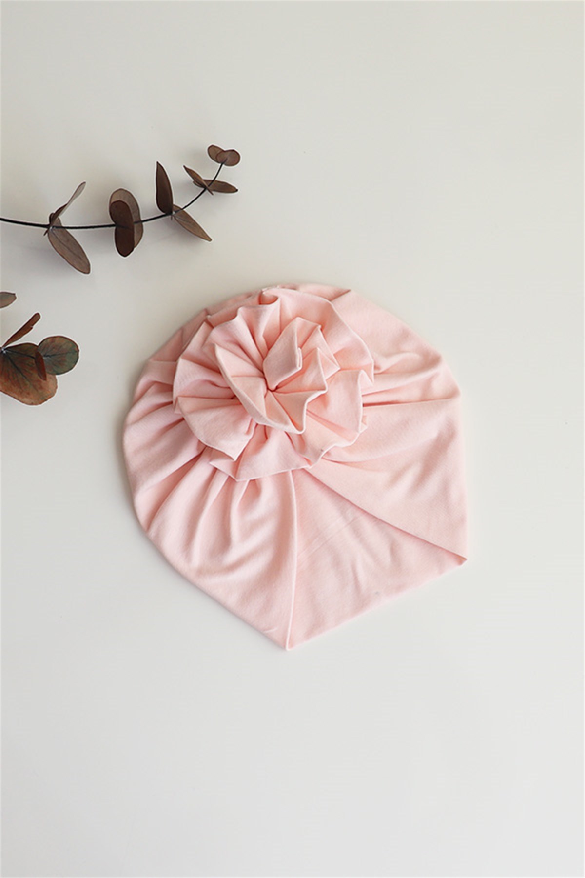 Açık Yavruağzı Renkli Çiçek Bone