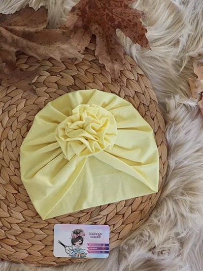 Açık Sarı Renkli Çiçek Bone