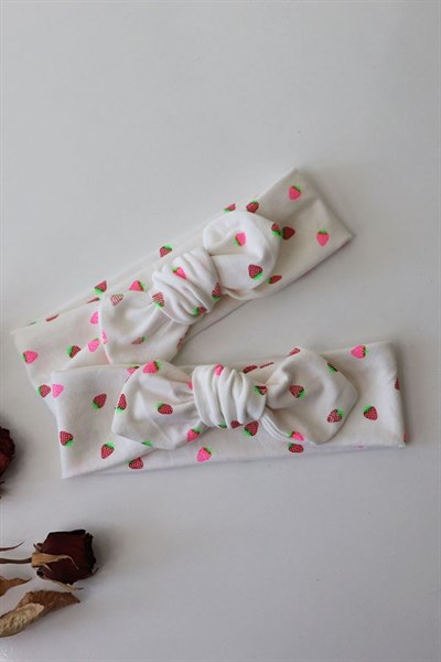 Beyaz Renkli Çilek Motifli Bebek Tavşan Kulak Bandana
