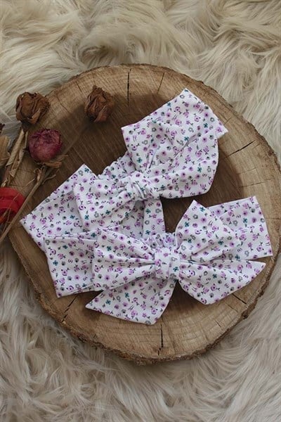 Beyaz Renkli Lila Çıtır Çiçek Desenli Fiyonk Bandana