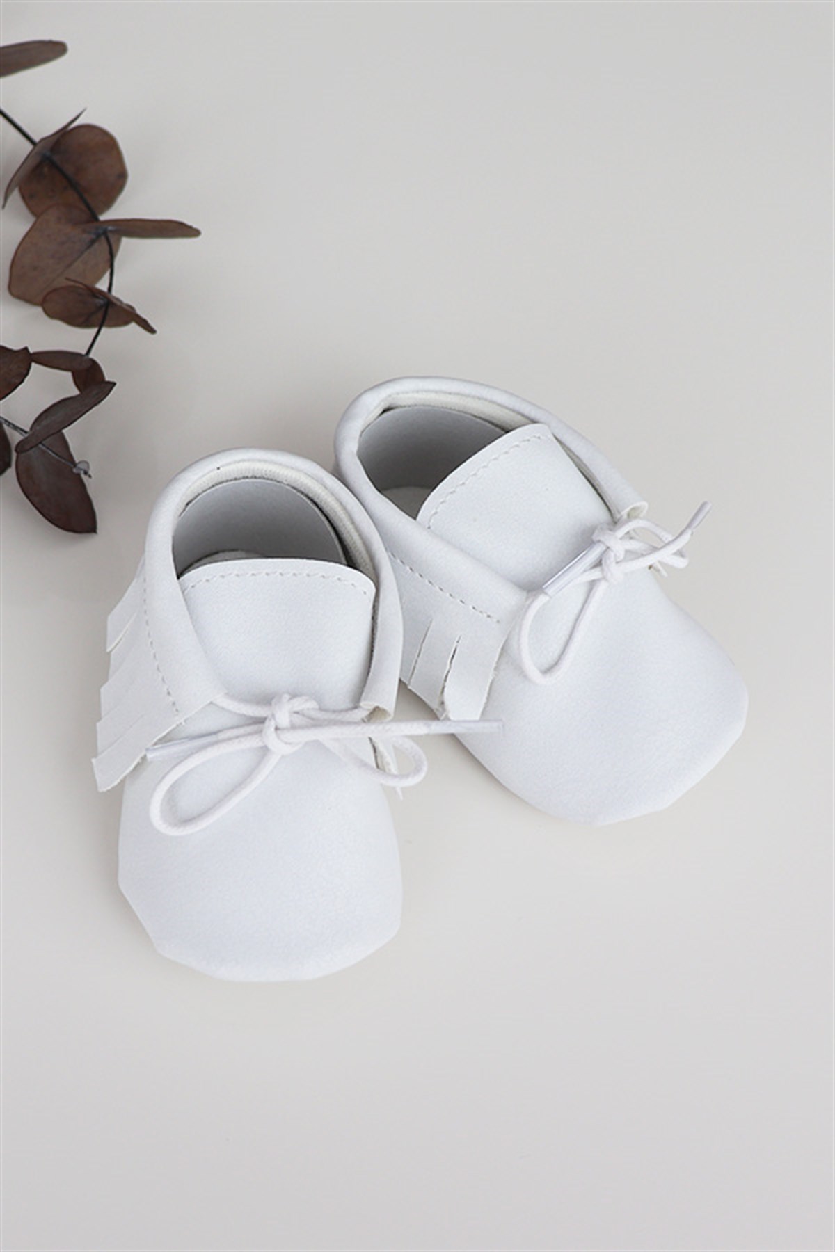 Beyaz Renkli Nubuk Bebek Makosen Ayakkabı