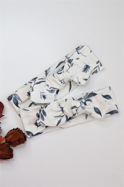 Ekru Renkli Lacivert Yaprak Motifli Bebek Tavşan Kulak Bandana