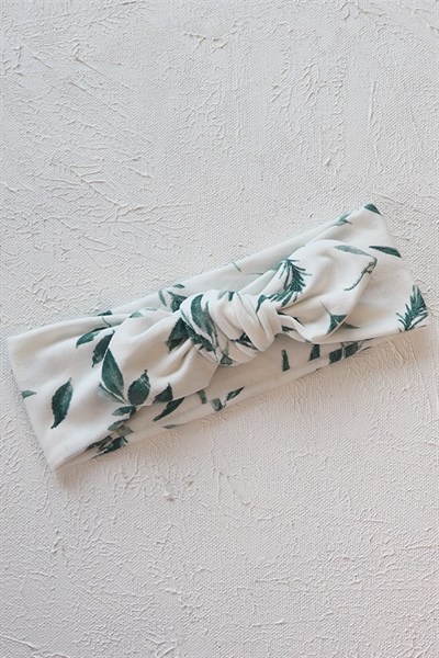 Ekru Renkli Yeşil Yaprak Motifli Bebek Tavşan Kulak Bandana