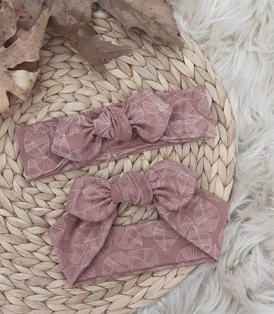 Kahve Yaprak Desenli Bebek Tavşan Kulak Bandana