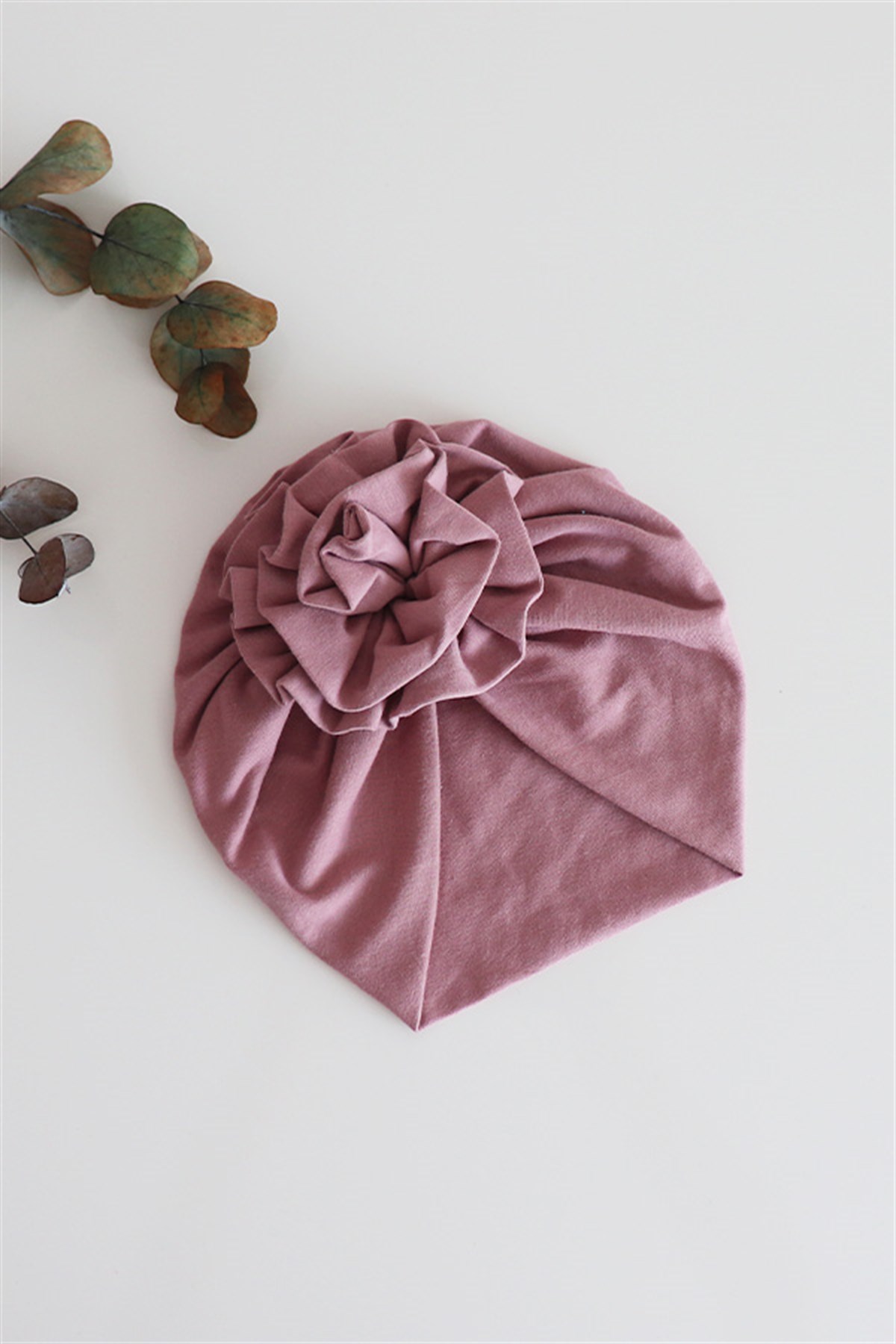 Koyu Pudra Renkli Çiçek Bone