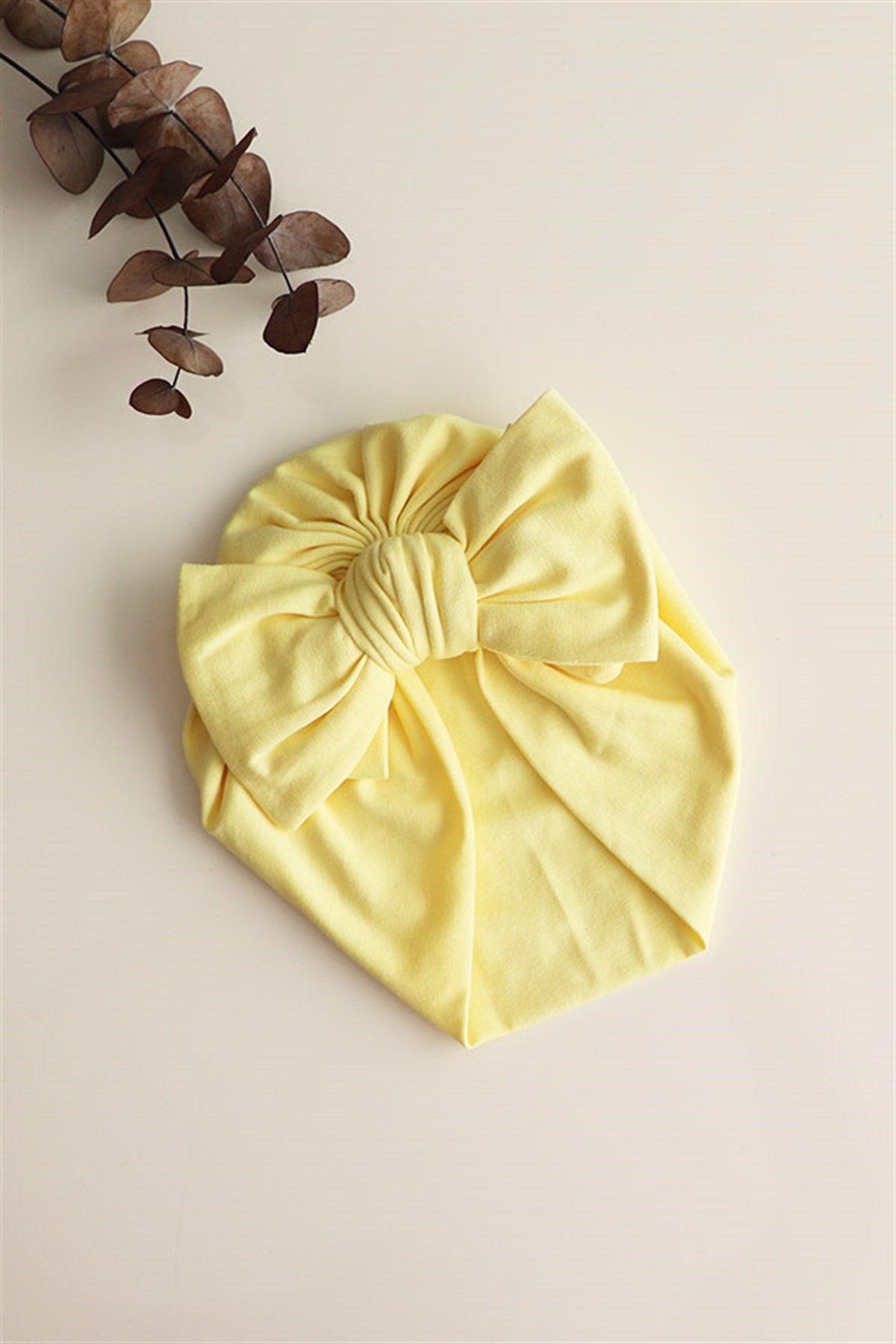 Sarı Renkli Fiyonk Bone