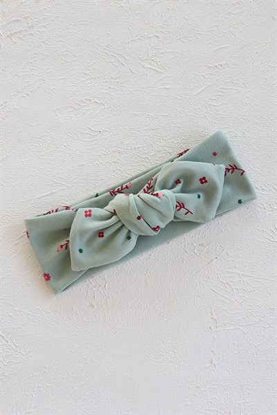Yeşil Renkli Çiçek Desenli Bebek Tavşan Kulak Bandana