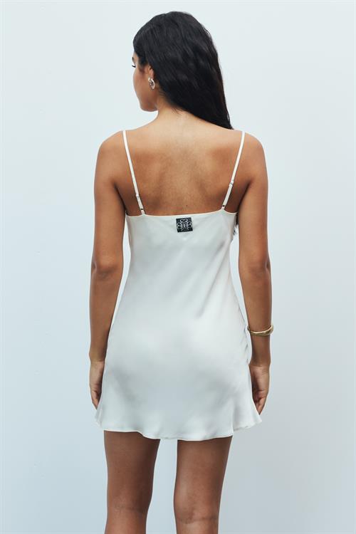 Êtincelle Satin Ecru Degaje Collar Strap Short Nightgown