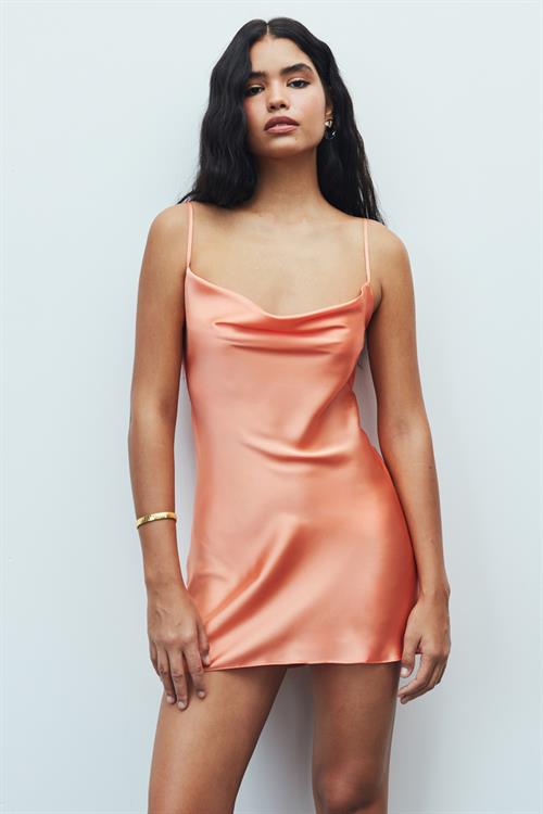Êtincelle Satin Salmon Degaje Collar Strap Short Nightgown