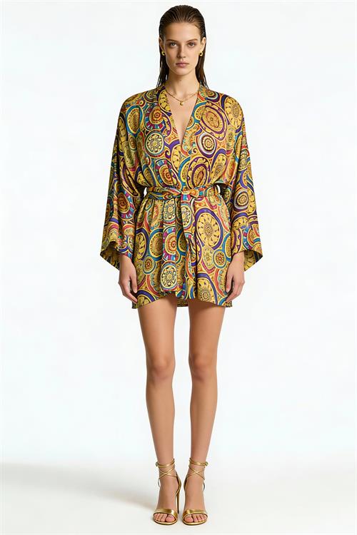 Fummee Vionne Короткий атласный халат/кимоно