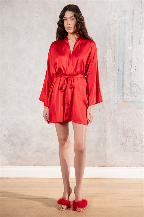 Fumme Красный короткий атласный халат/кимоно