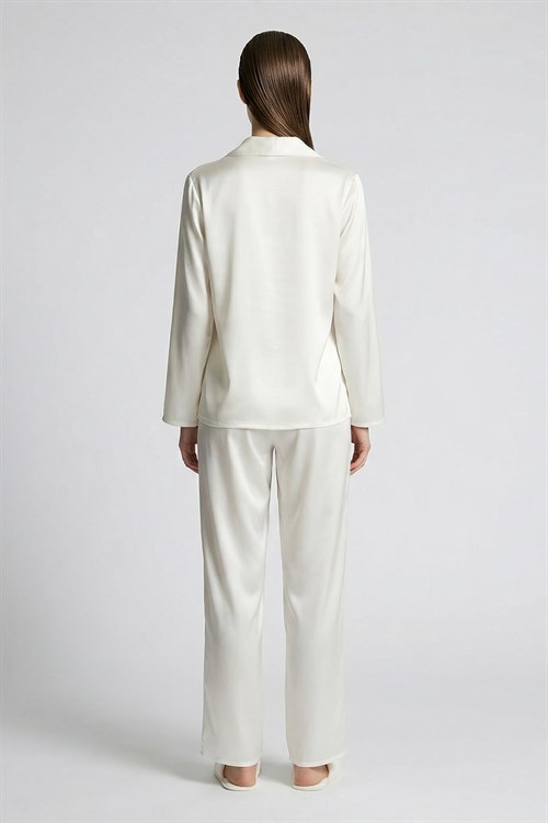 Elyra Длинный пижамный комплект из поплина в полоску кремового цвета.