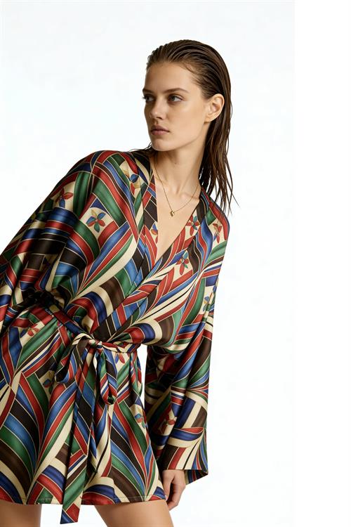 Fummee Avelian Короткий атласный халат/кимоно