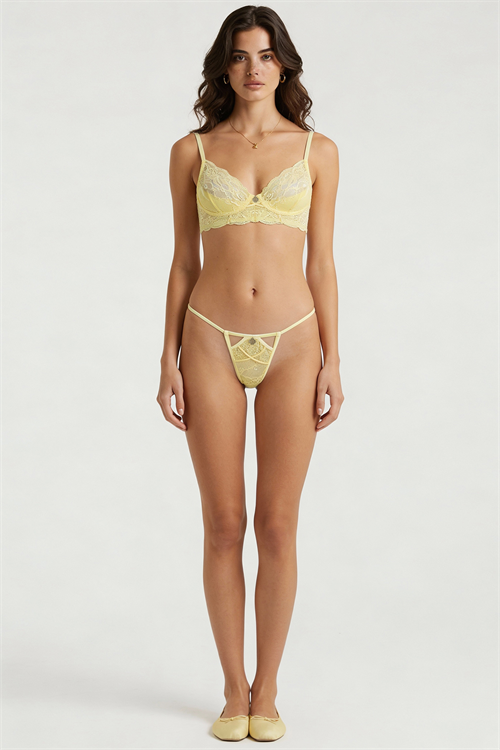 Pastivelle Sarı Dantelli Dekolteli String