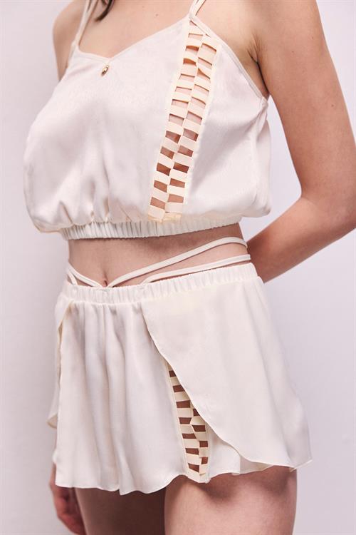 Amative Grogren Detailed Satin Pajama Set with Ecru Shorts