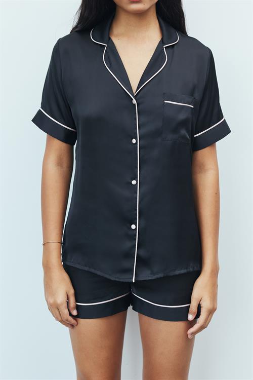 Amoureux Satin Black Short Pajama Set