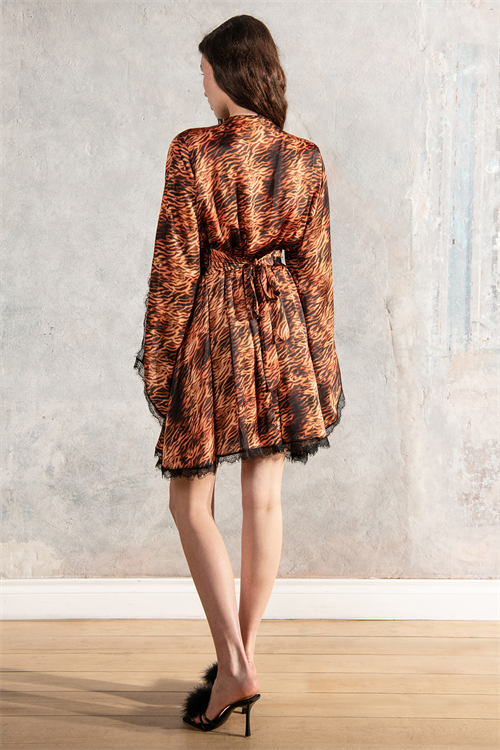 Lioran Короткий атласный халат/кимоно с кружевной отделкой с узором.