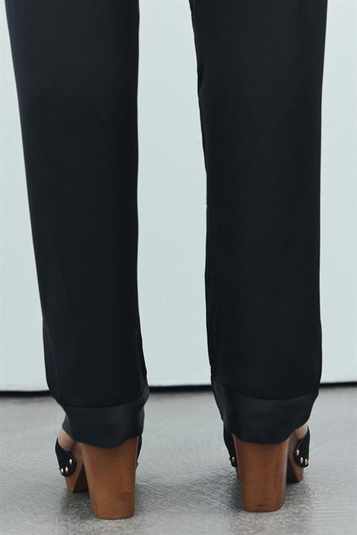 Brûleur Satin Black Degaje Collar Strap Long Pajama Set