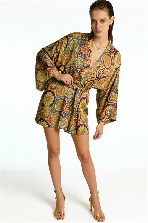 Fummee Vionne Короткий атласный халат/кимоно