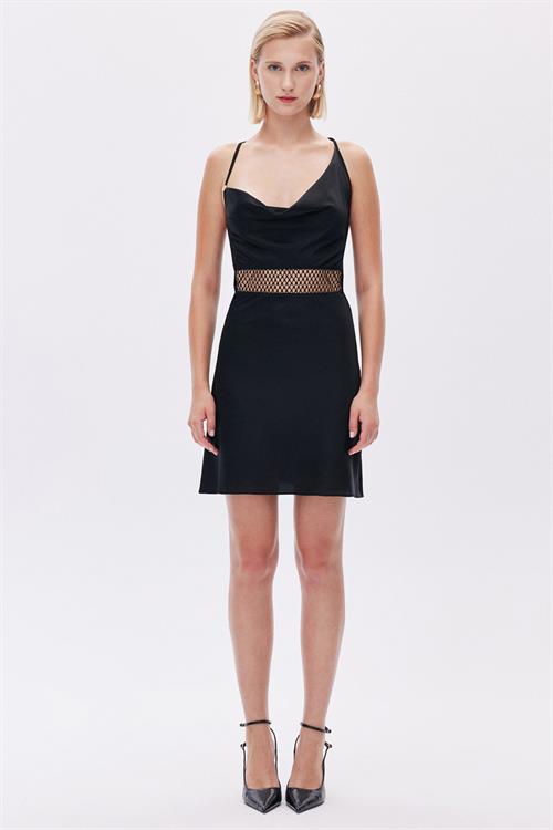 Calla Lily Siyah File Detaylı Asimetrik Degaje Kısa Saten Gecelik