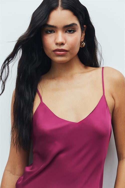 Cendre Satin Bordeaux V-Neck Strap Short Nightgown