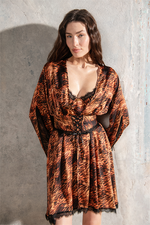 Lioran Короткий атласный халат/кимоно с кружевной отделкой с узором.